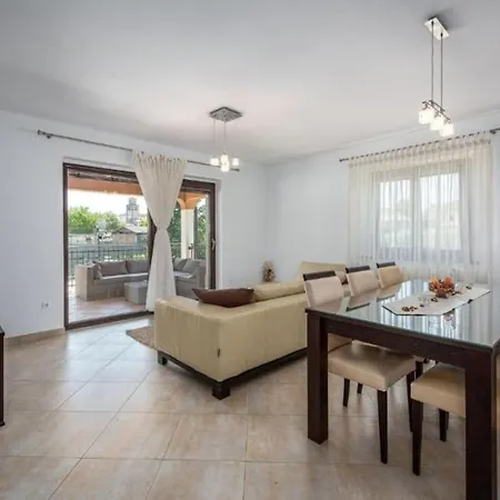 Villa Luna, *